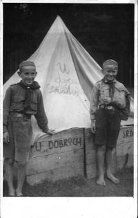 Želivka - skautský tábor 1938 (vlevo Vl. Červenka)