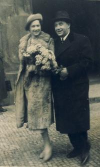 Svatba rodičů na jaře 1938