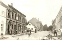 Havlíčkova ulice, r. 1923 – náš je malý bílý domek uprostřed snímku