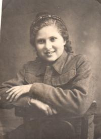 Věra Biněvská 13 years old