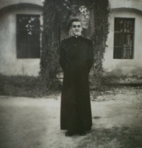 Kněz Václav Mašek v Nové Moldavě, 1970