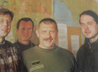 Společné foto s novináři po útěku Jaroslava Kulíška únoscům