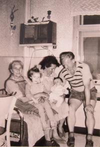 Hugo Drásal with family
