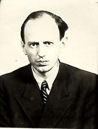 Fotografie otce Vojtěcha Marešky ze spisu StB