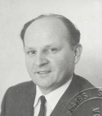 Milo Komínek v roce 1968, foto z osobního průkazu, Kanada