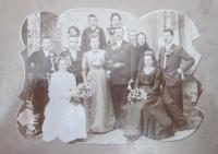 The wedding of his parents František Aust and Marie Kašparová in Hrabenov in 1930