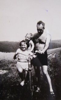 Daruše's husband Vladimír with their children