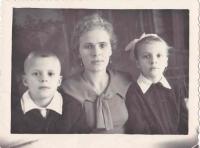Gúth Zoltán orosz felesége és két közös gyermekük, Ljudmilla és Zoltán