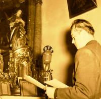 Tibor Molek pri vysielaní Rádia slobodná Európa