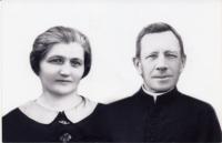 Батьки п. Марії Микитки – о. Антін і Ольга Федоряки. 1940 р.
