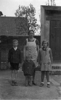 1934 - rodina