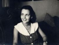 Andrea Nikolits, 1953