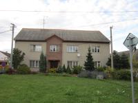 Bývalé hospodářství Leoše Palyzy v  Jarkovicích (dnes Vlaštovičky), který byl jako jeden z vedení Obrany Slezska popraven 29. dubna 1943 v Breslau