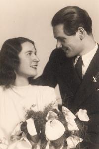 Wedding with Libuše Ertnerová - 1945