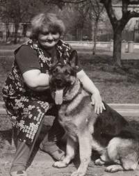 Manželka Miluše Piskáčková se psem