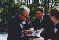 Nagy László Alois Mock, osztrák külügyminiszterrel, Sopron, 1999