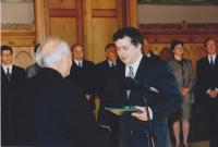 Nagy László átveszi a Lovagkeresztet Göncz Árpád köztársasági elnöktől, 1999. szeptember 10. 