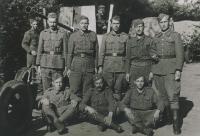 Pryluky na Ukrajině, 1945, Michal Javorčák ve vrchní řadě, první z pravé strany