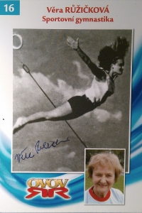Tak létala Věra Růžičková vzduchem v době své největší gymnastické slávy