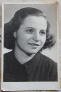 Bedřiška Winklerová in 1946
