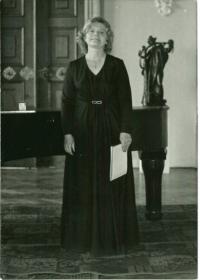 Eva Bošková in the concert in the 1983