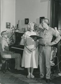 Eva Bošková Rehearsing before a Concert (June 1982)