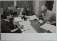 Jitka Borkovcová (vlevo) a Josef Červinka (vpravo) při čtené zkoušce
