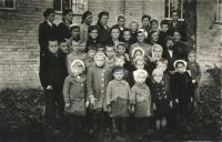 Sunday class in Boratín, 1944