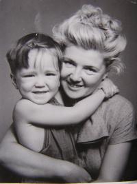 Gaydečková Anita se synem Míťou 1950
