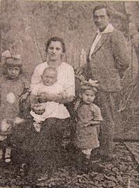 Radko Linhart with his parents and sisters