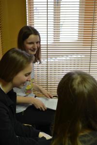 Studenti během práce na projektu Příběhy našich sousedů