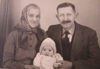 Blanka Andělová as a toddler with grandparents