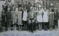 Pupils from elementary school, J. on the far right, 1937, Brloh