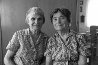 Zděnka Uhlířová with her twin sister Eva. Josefov, August 2015