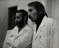 cca 1976, Trnava, pamětník (vpravo) s Ivanem Balaďou při natáčení dokumentárního filmu