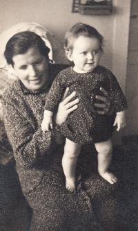 Eva Sirotková with her grandmother 1935