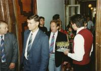 Slavnostní otevření kanceláře Svobodné Evropy v Praze, 17. 5. 1990