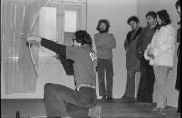  Petr Štembera – Lukostřelec, 1977, záznam z vystoupení, dobová fotografie