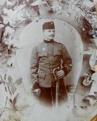 Otec Josef Drozd u hulánů v Rakousko-uherské armádě