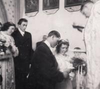 1947, svatba rodičů, Kostel Sv. Matouše v Křištíně