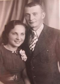 Manželé Marie a Josef Dedeciusovi v roce 1944