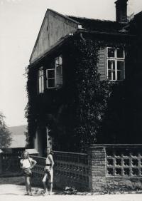 Rodný dům matky Marie Santnerové v Týnci