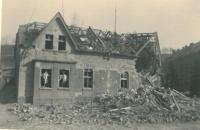 Dům babičky Marie Hnitkové po náletě, Kralupy nad Vltavou, březen 1945