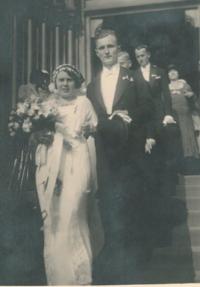 Svatba rodičů pamětnice, u sv.Ludmily Praha Vinohrady, 1932