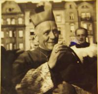 Kardinál Josef Beran v Plzni, 1947