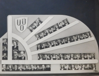 Tablo učitelského ústavu Olomouc s pamětnicí