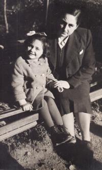S maminkou, Tisovec 1942