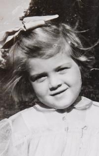 Věra Chudobová (Ruprechtová) as a young girl