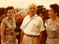 Zleva: Marie Krajinová, dr. Jaroslav Drábek se ženou Jarmilou, Washington D.C., konec 50. let