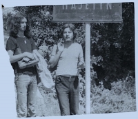 The day before arresting, on 4 July, 1976